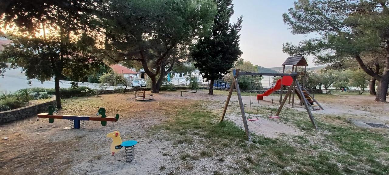 Mobile Home Lux Otok Murter Jezera Exterior foto